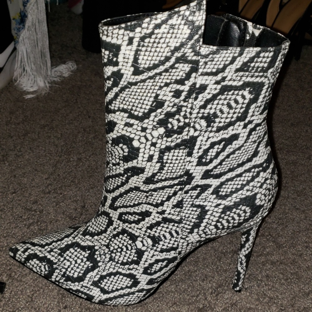 Express Ankle boots